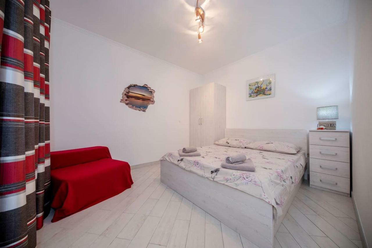 Apartman Marcela Palit Exterior foto